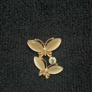 Elegant Gold Butterfly Brooch